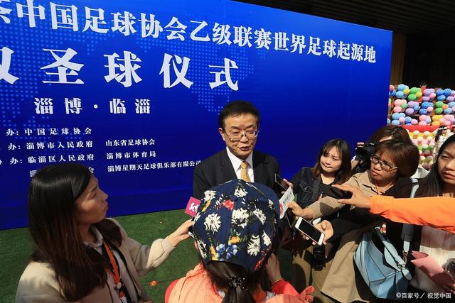 拜仁高层对卡尔的社交媒体态度感到不满